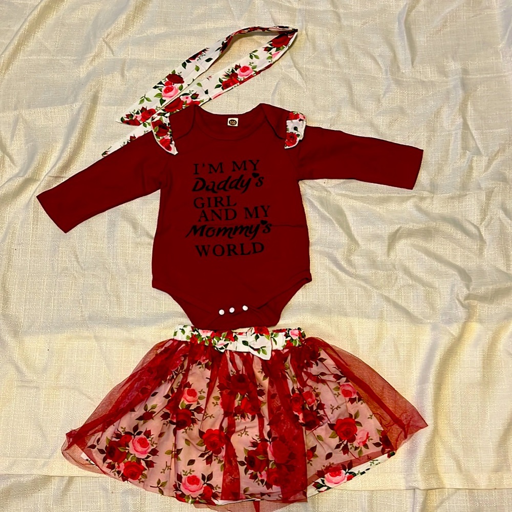 Baby girl clothing set with bow